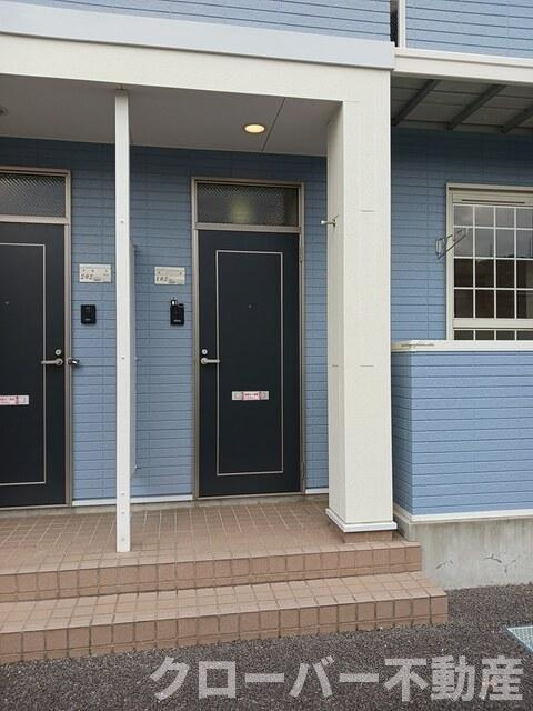 リーヴメゾン北館　Ｄのエントランス