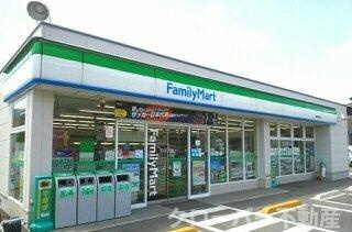 リーヴメゾン北館　Ｄの周辺|ファミリーマート鶴市明見店さんまで370m