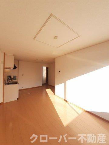 リーフグリーン　ハイツⅢの居間・リビング