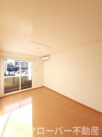 リーフグリーン　ハイツⅢの居間・リビング