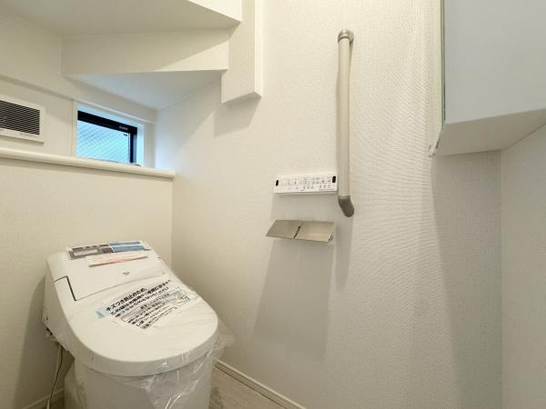 【トイレ】 | 明るくて広い落ち着いた色合いのトイレです♪！