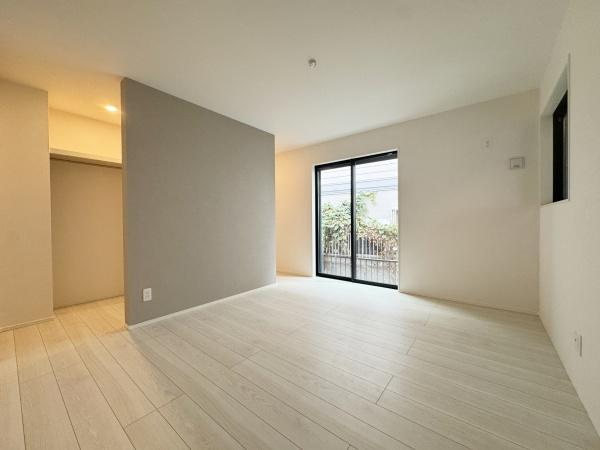 世田谷区砧１丁目の新築一戸建の洋室|心地よい日差しと風が気持ちの良い居室♪　リッチな空気は、広々とした居室の特権です♪