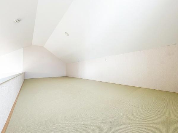 世田谷区宇奈根１丁目の中古一戸建の収納|２階リビング上部にロフトもあります♪
