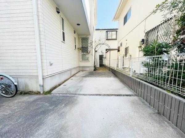 世田谷区宇奈根１丁目の中古一戸建の駐車場|車1台駐車可能です