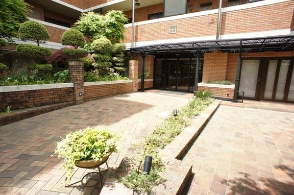 【エントランス】 | トライダント翠耀館