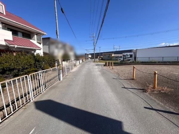 【前面道路含む現地写真】