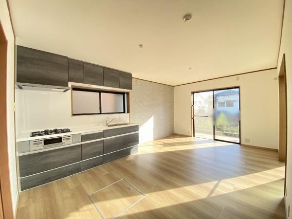 【居間・リビング】 | 西区王塚台1丁目　中古戸建