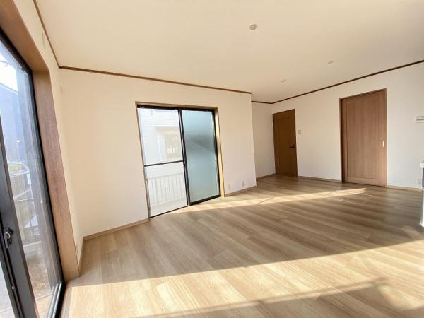 【居間・リビング】 | 西区王塚台1丁目　中古戸建