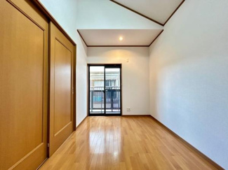 【洋室】 | 洋室5帖(東側)