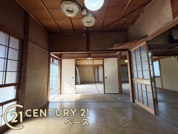 大和高田市藤森　一戸建の洋室|■現地撮影写真■広々としたホールです！