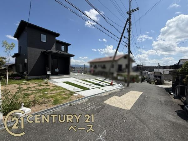 奈良市あやめ池北３丁目の新築一戸建の前面道路含む現地写真|■現地撮影写真■前面道路は４ｍ以上！