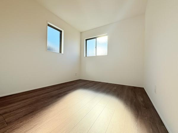 鎌倉市手広６丁目の新築一戸建の洋室