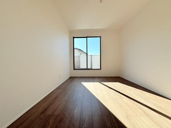 鎌倉市手広６丁目の新築一戸建の洋室