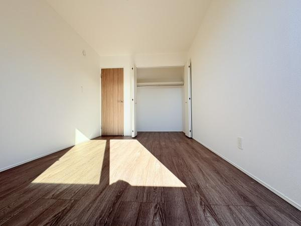 鎌倉市手広６丁目の新築一戸建の洋室