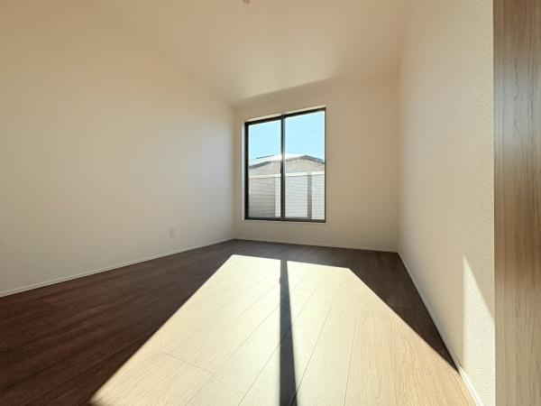 鎌倉市手広６丁目の新築一戸建の洋室