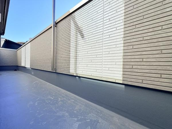 鎌倉市手広６丁目の新築一戸建のバルコニー