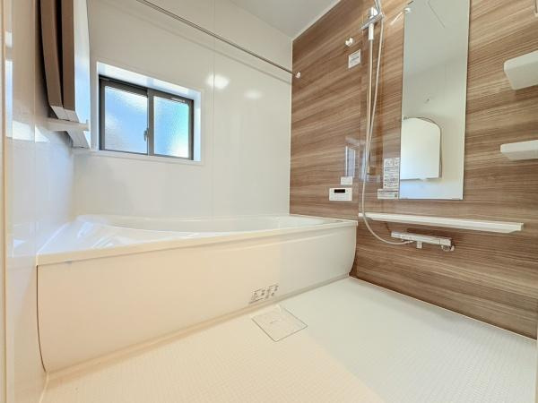 鎌倉市手広６丁目の新築一戸建の浴室