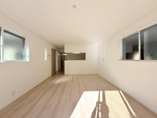 横浜市保土ケ谷区境木本町の新築一戸建の居間・リビング