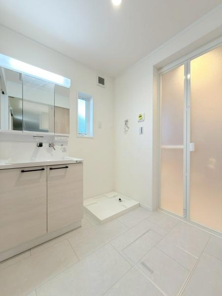 横浜市保土ケ谷区境木本町の新築一戸建の独立洗面台