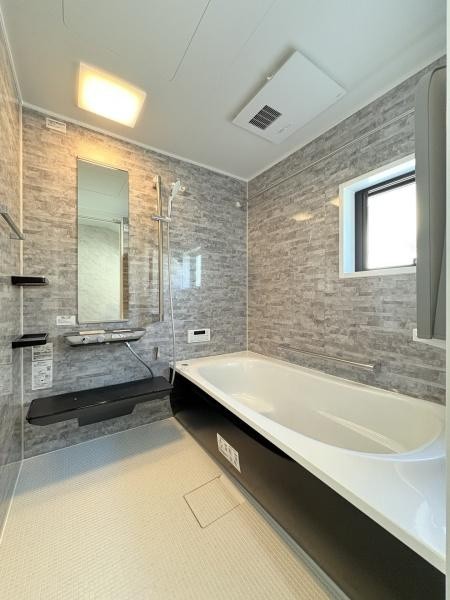 横浜市旭区鶴ケ峰本町２丁目の新築一戸建の浴室