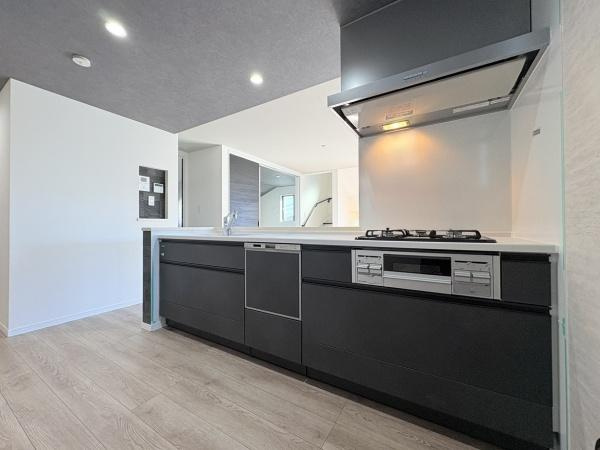 横浜市旭区鶴ケ峰本町２丁目の新築一戸建のキッチン