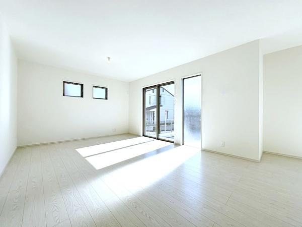 横浜市金沢区高舟台２丁目の新築一戸建の居間・リビング