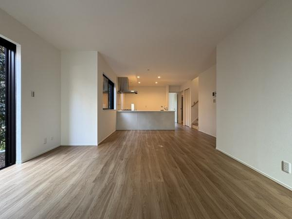 横浜市鶴見区梶山１丁目の新築一戸建の居間・リビング