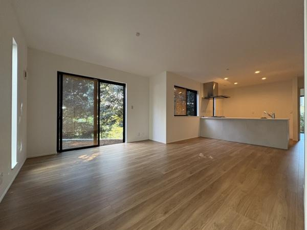 横浜市鶴見区梶山１丁目の新築一戸建の居間・リビング