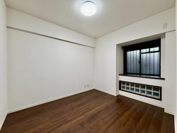 ナイスアーバン新川崎ステイツの洋室|廊下側洋室5帖です。