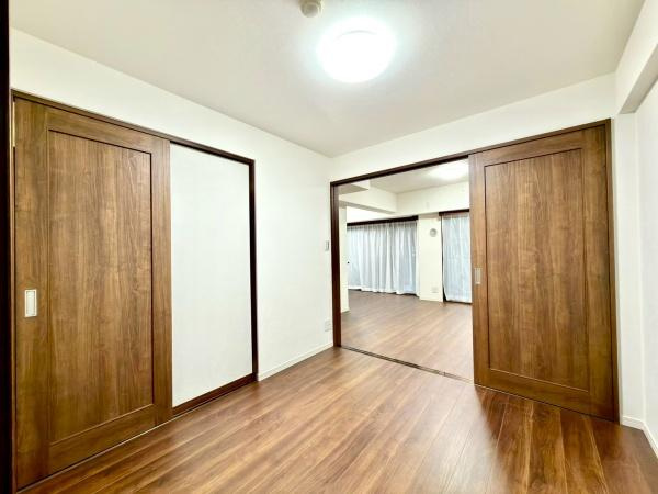 ナイスアーバン新川崎ステイツの洋室|リビング続きのお部屋です。子供部屋から客室まで使い勝手が良いです。