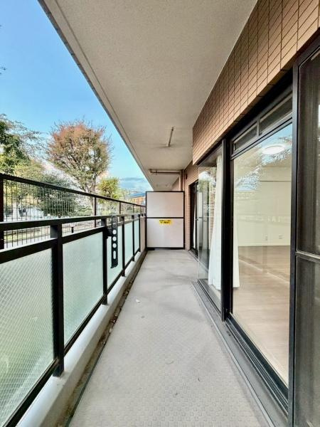 ナイスアーバン新川崎ステイツのバルコニー|バルコニーです。目の前に遮るものがないので明るい住戸です。
