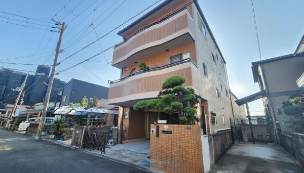 【外観】 | ６ＬＤＫと非常に使い勝手の良い間取りなので快適に生活がおくれる事間違いなしの中古戸建です。ご案内希望のお客様はスマイシア不動産販売までご連絡下さい。