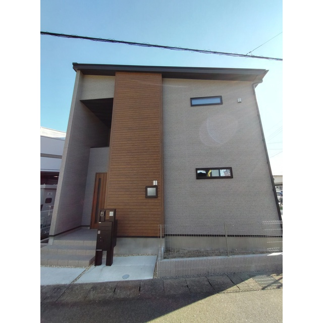 岐阜市塩町１丁目の一戸建ての外観