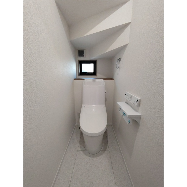 岐阜市塩町１丁目の一戸建てのトイレ