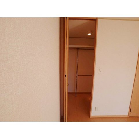 岐阜市茜部菱野３丁目のアパートの収納