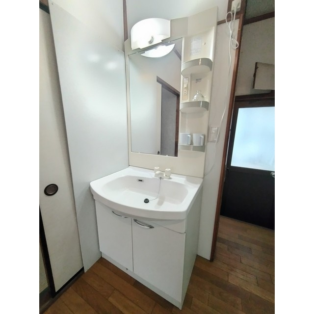 水海道3丁目7番24号長屋住宅の洗面所|洗面化粧台