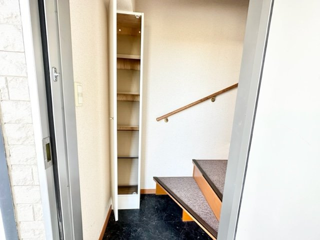 レオパレスＣｏｍｆｏｒｔ　煌の玄関|シンプルで使いやすい玄関です