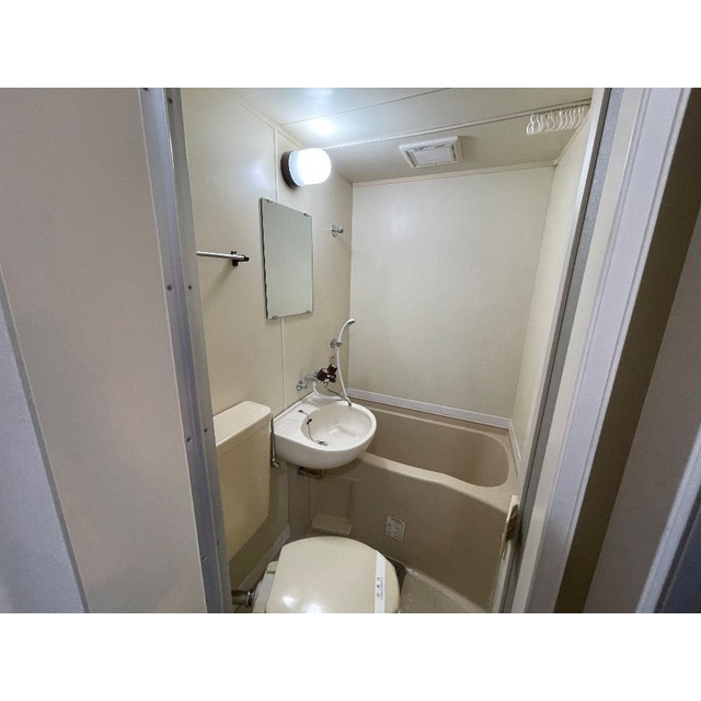 ニッショウハウスⅢの浴室|日々の疲れを癒すお風呂付です