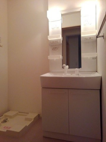 アンジュエールＣの洗面所|忙しい朝には欠かせない洗面所です