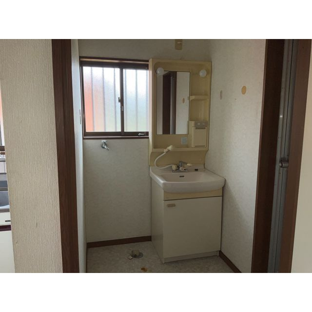 サニーハイツKの洗面所|広い洗面スペース