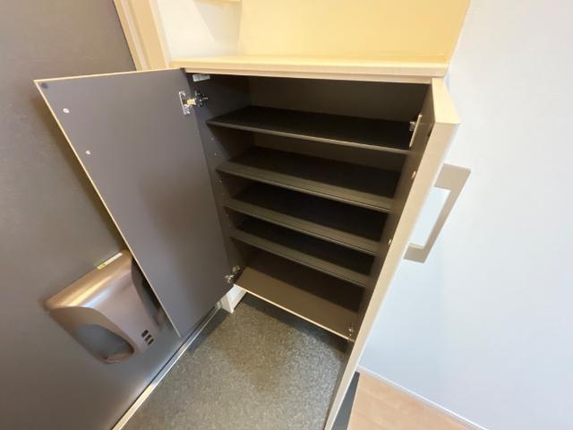 メルヴェーユ南観音の収納|下駄箱