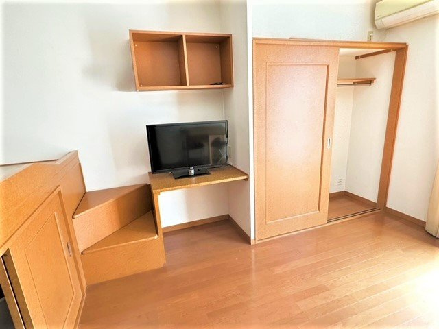 レオパレストゥモローの居間・リビング|備品サイズ・種類はお部屋により異なる事が御座います。