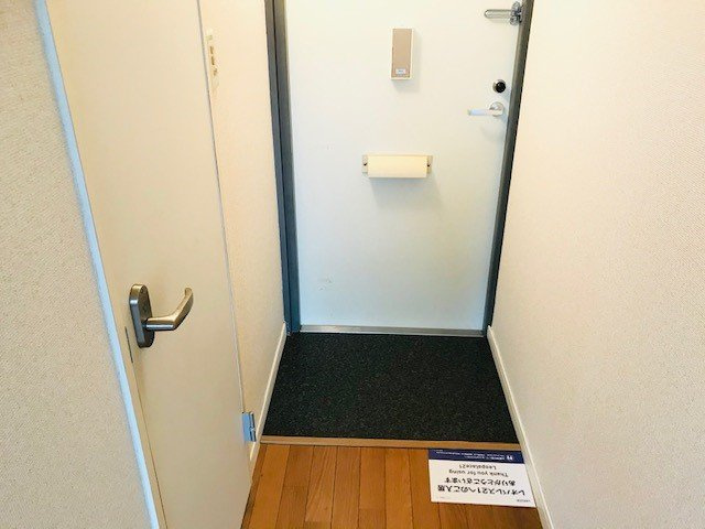 レオパレスタートルの玄関|シンプルで使いやすい玄関です