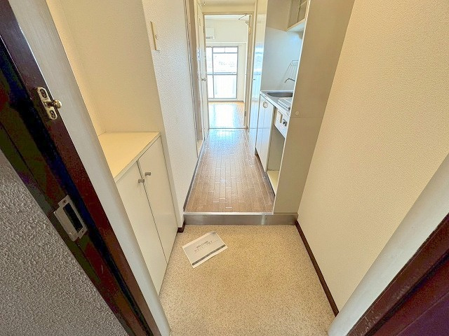 リアライズ西淡路の玄関