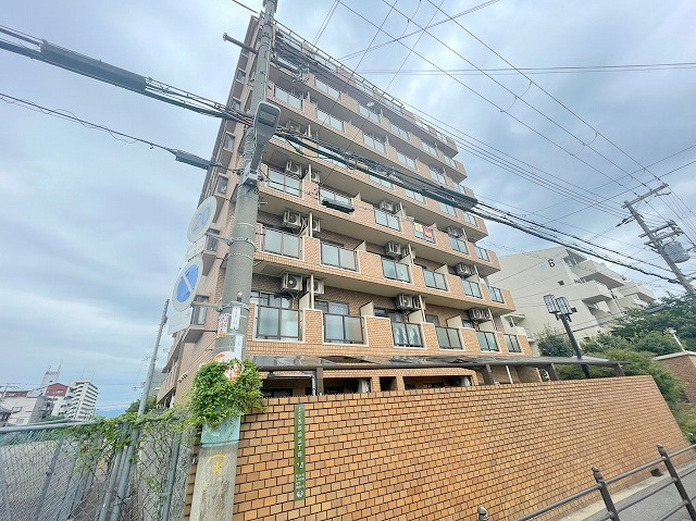 リアライズ西淡路の外観