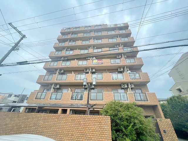 リアライズ西淡路の外観