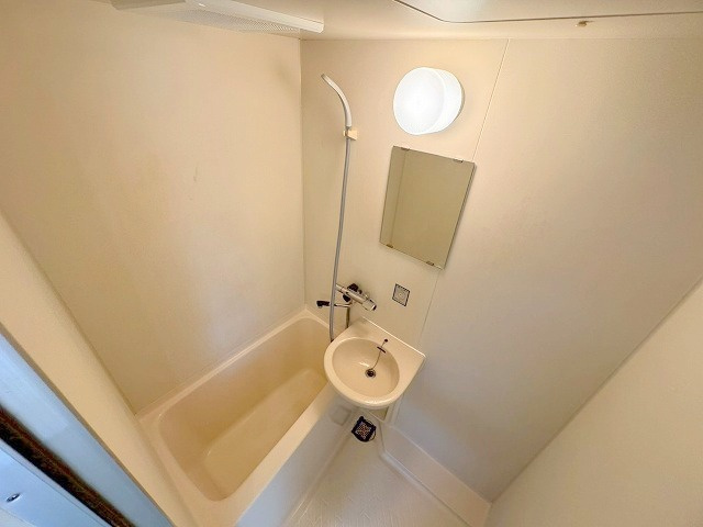 リアライズ西淡路の浴室