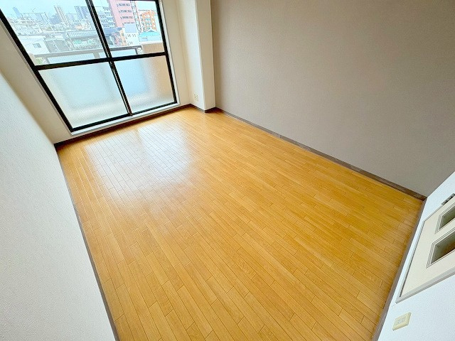 リアライズ西淡路の居間・リビング