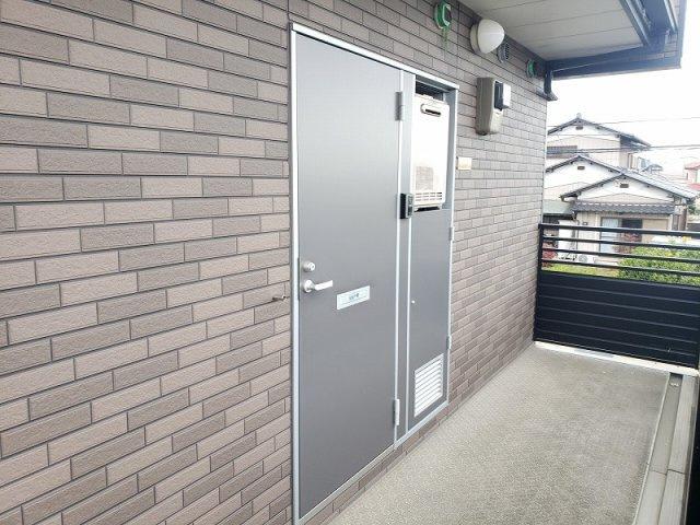 レオネクストリントアールの玄関