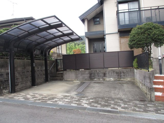 志井鷹羽台6番3号（B-9）の駐車場
